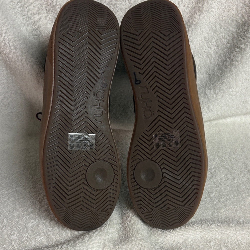 Ryka Women's Brown Ankle Boots with Burgundy Laces - Picture 11 of 12